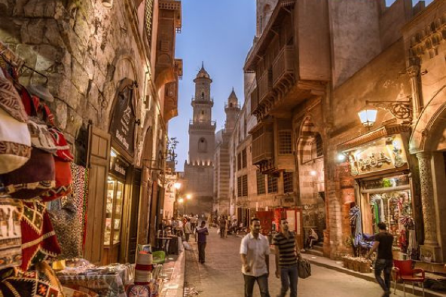 Day Tour to Pyramids, The Egyptian Museum, and Khan El Khalili Bazaar